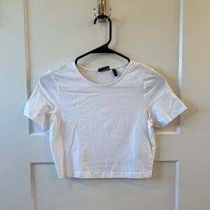 White Fitted Crop T-Shirt with Short Sleeves